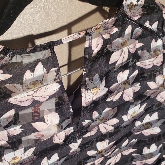 BCUN Top - Picture 2 of 4